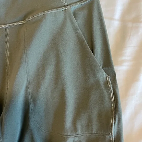 Lululemon green wide leg capri pants - Picture 2 of 3